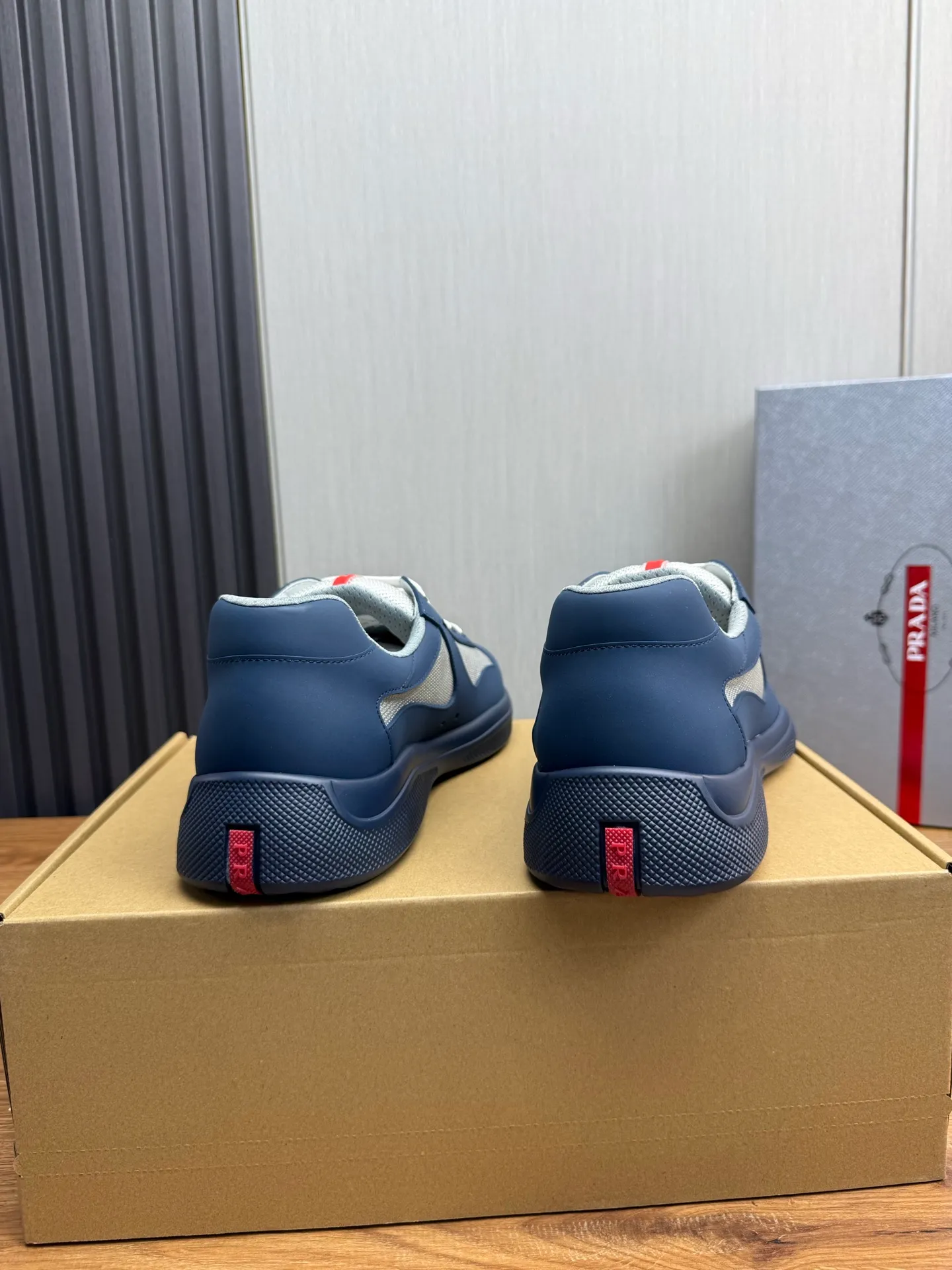 Men's shoes 640💰 [PRADA] Hot selling items🔥Must be recommended every day~~ Official website synchronized, 1:1 high quality shipments✔️ Imported cowhide fabric, rubber material + cowhide lining, original bottom, high-end airplane box packaging🎁 38-45 (38.45 custom-made, non-returnable)